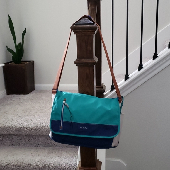 Vera Bradley Handbags - Vera Bradley Messenger Bag
